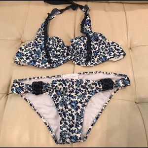 Jessica Simpson Bathing suit